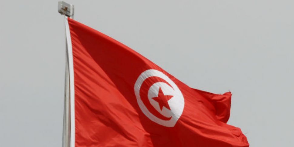 Tunisian police officer shot o...