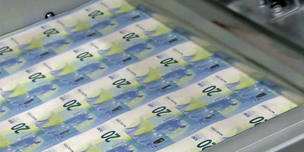 VIDEO: The new €20 note has be...
