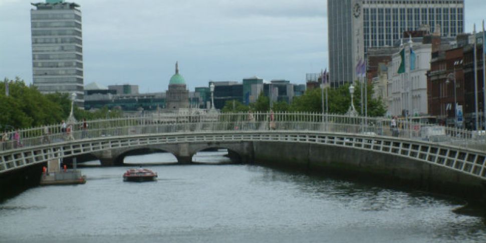 Man rescued from Liffey in Dub...