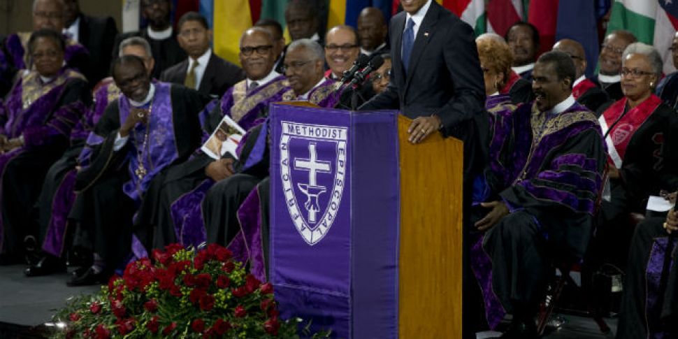 Obama leads tributes at funera...