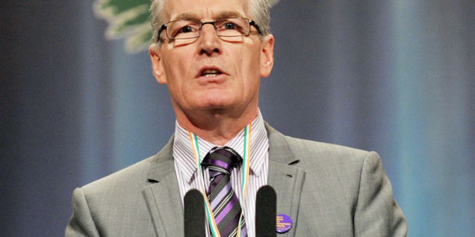 Sinn Féin TD defends party col...