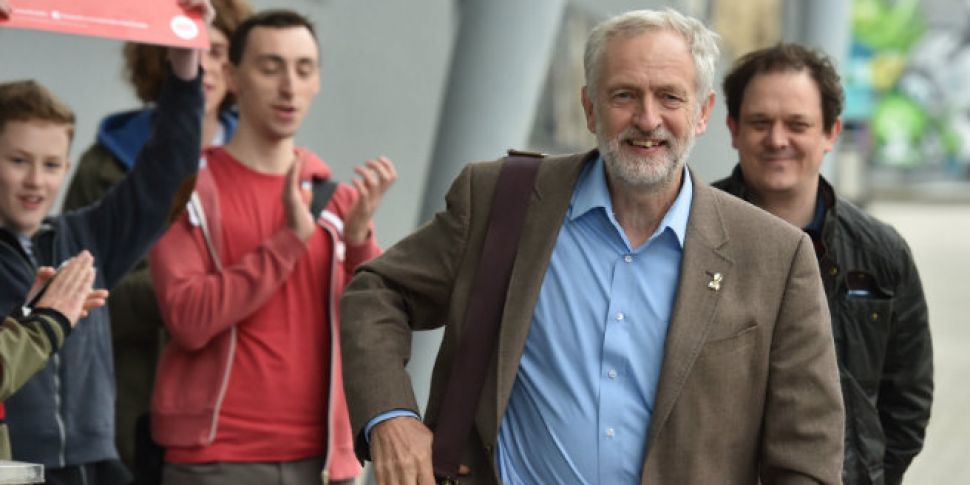 Corbyn clashes with UK defence...