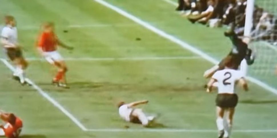 WATCH: Proof that Geoff Hurst&...