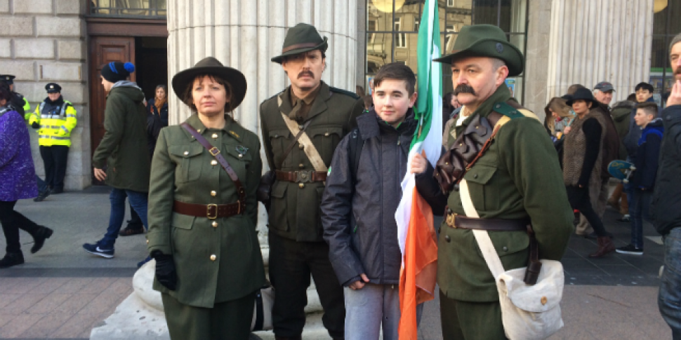 Hundreds gather in Dublin to c...