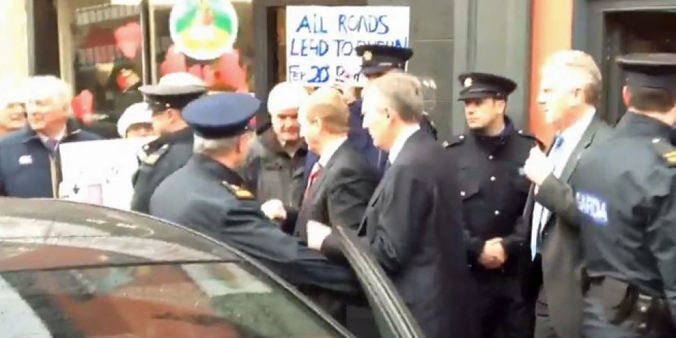 WATCH: &#34;Enda out, out,...