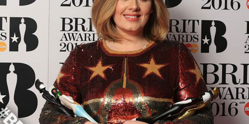 WATCH: Singer Adele picks up f...