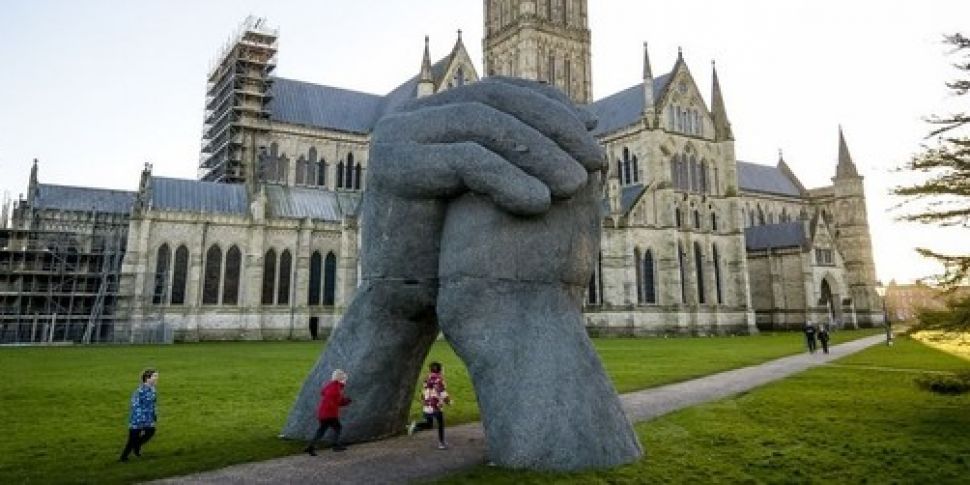 Cathedral relocates huge sculp...