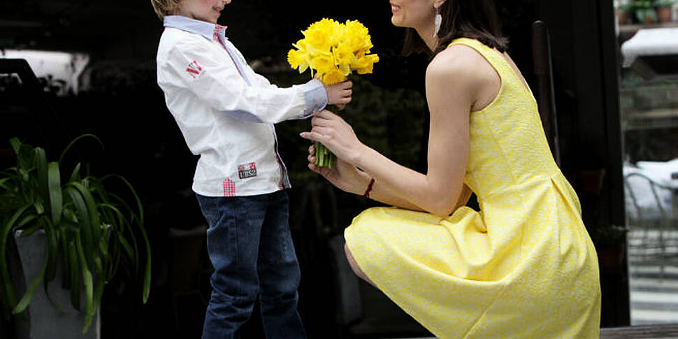 Daffodil day: 40,000 people wi...