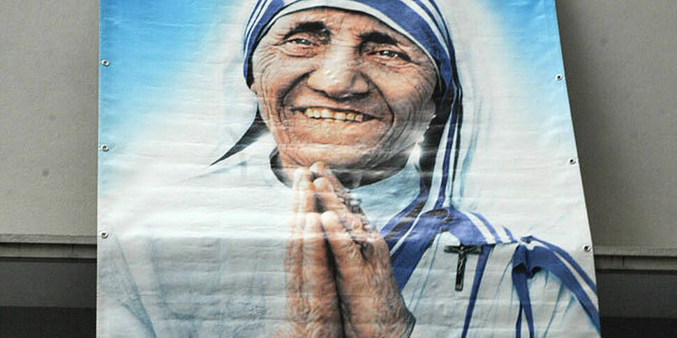 Mother Teresa to be made a sai...