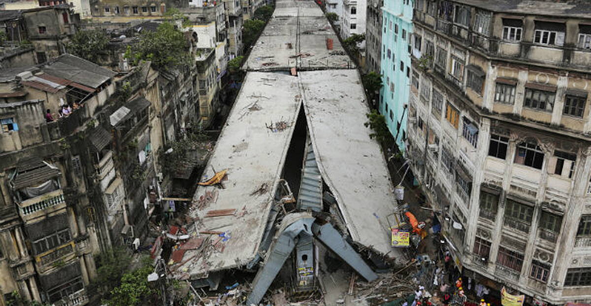 90 people rescued following collapse of flyover in Kolkata | Newstalk