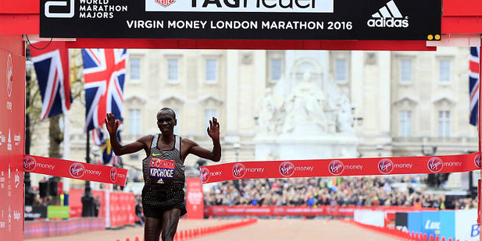 A Kenyan runner recorded the s...