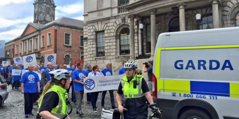 Gardaí march without uniforms...