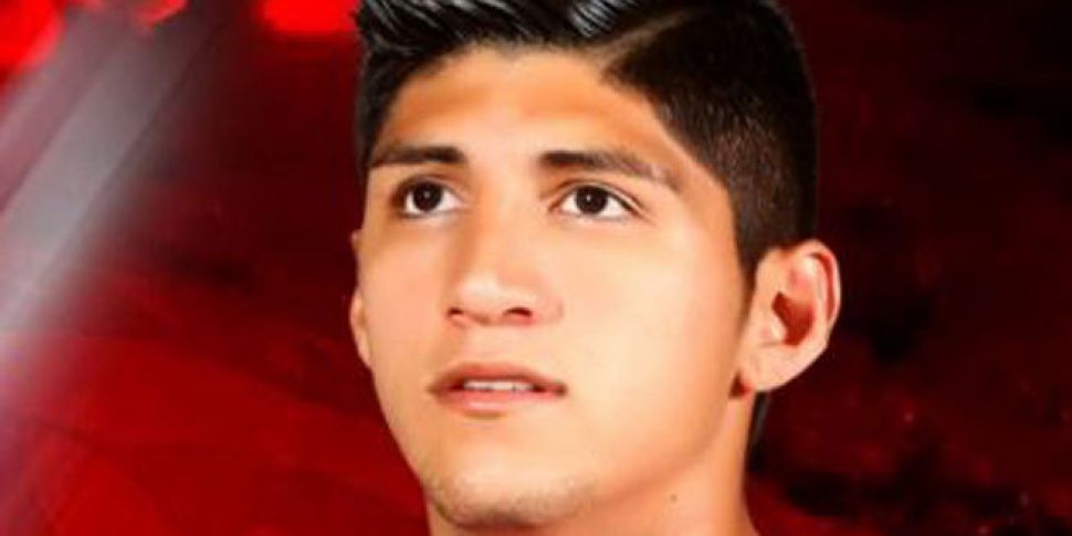 Football star Alan Pulido resc...