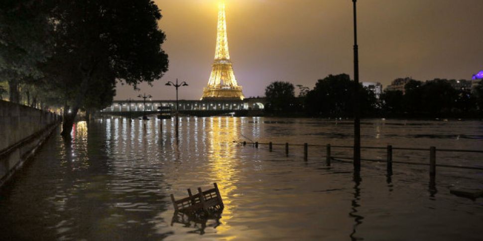 seine river cruise water levels