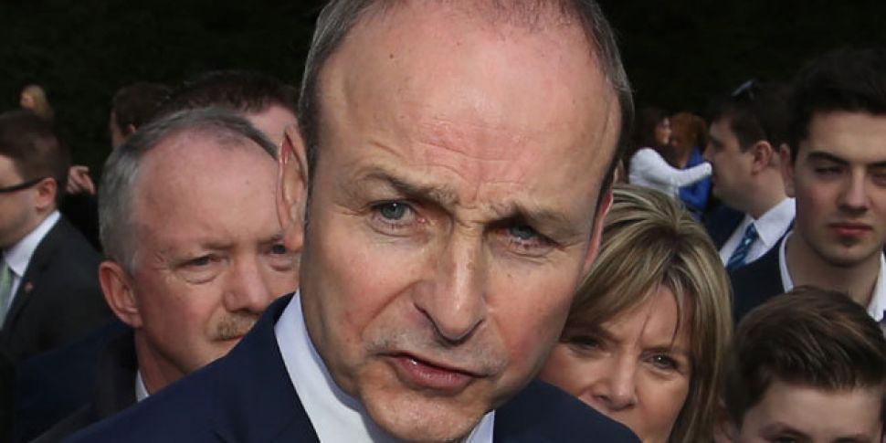 Fianna Fáil to abstain from mo...