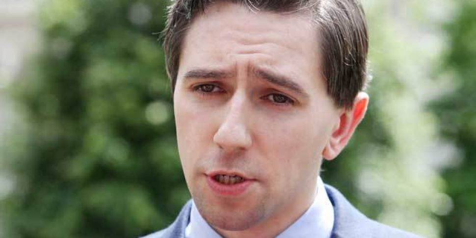 Simon Harris to back Coveney i...