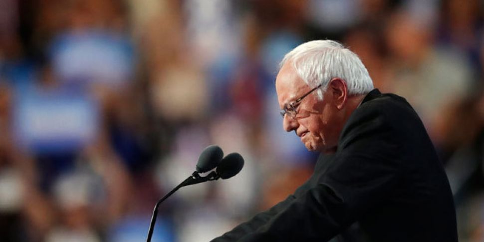 Jeers as Bernie Sanders backs...