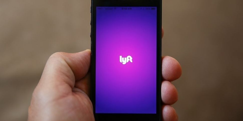 Lyft lashes out at Uber&#3...