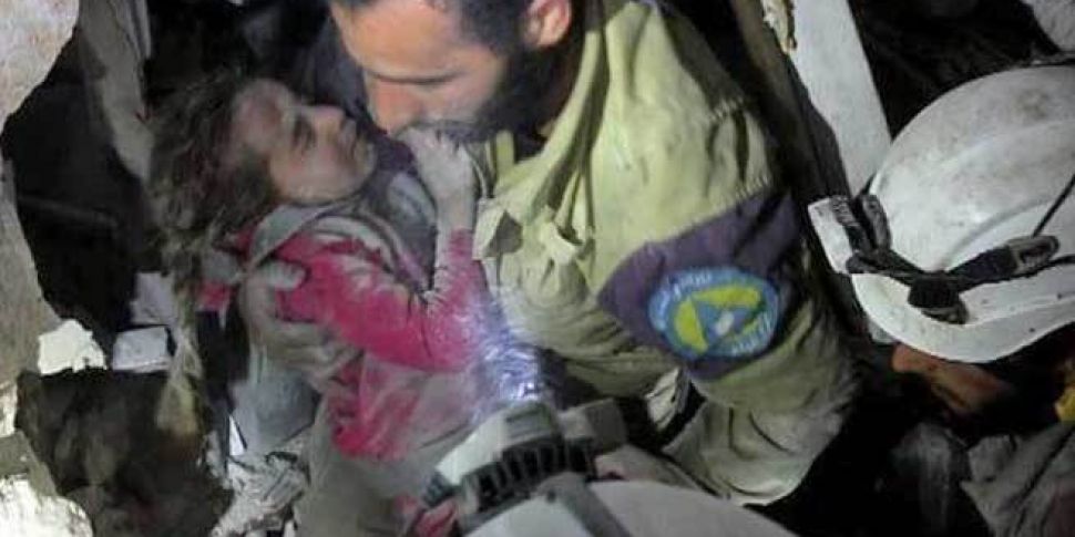 Syrian girl is pulled from Ale...