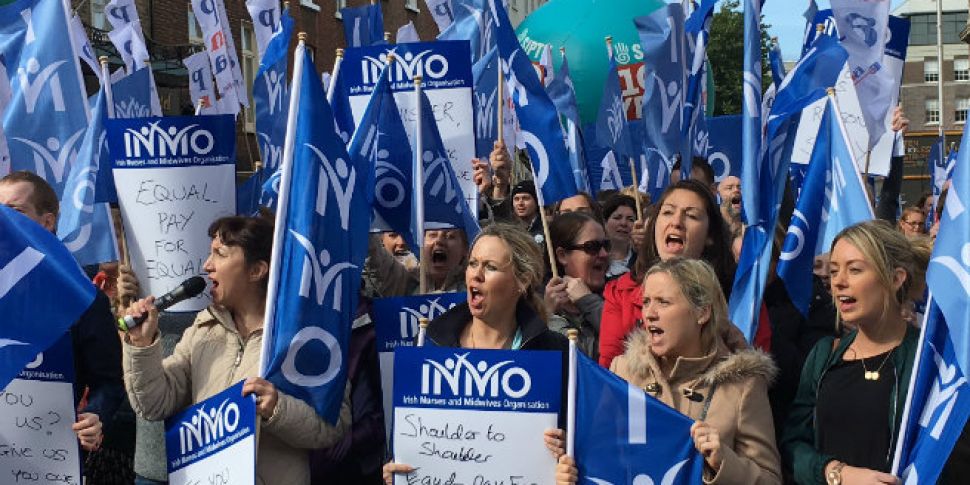 Nursing unions stage protest c...