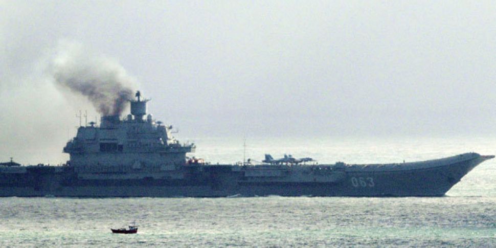 Russian warship sails past Spa...
