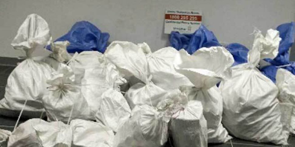 Two arrested after 14,000 ciga...