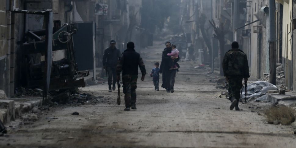 Thousands flee as Syrian force...
