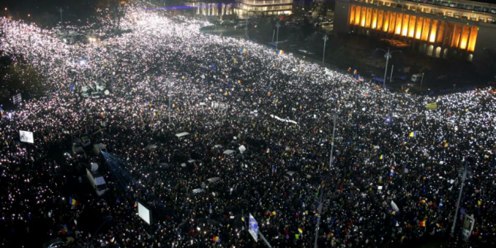 Romanian protests continue des...