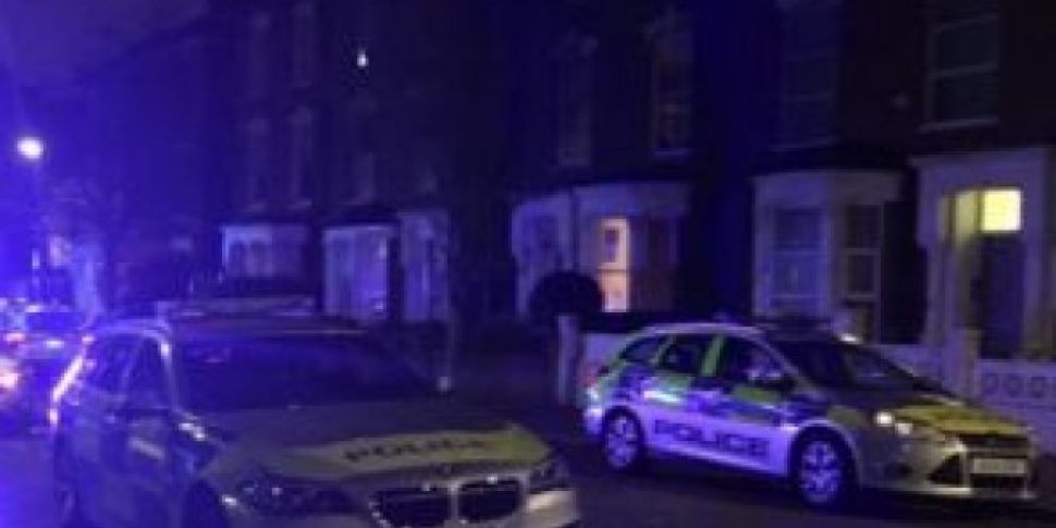 London police hunt suspect aft...