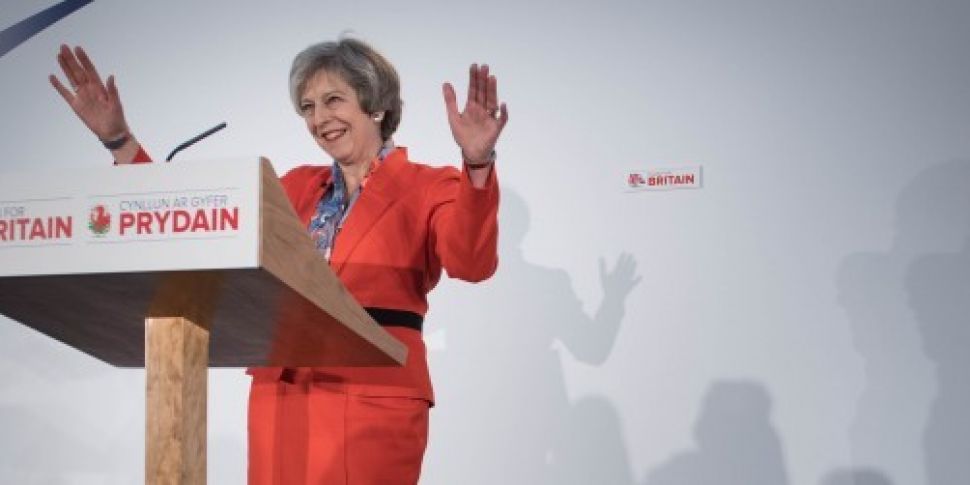 May begins Brexit tour amid ba...