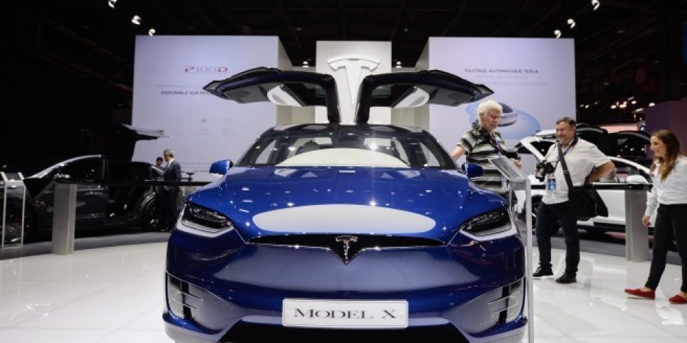 Tesla to open Irish showroom i...