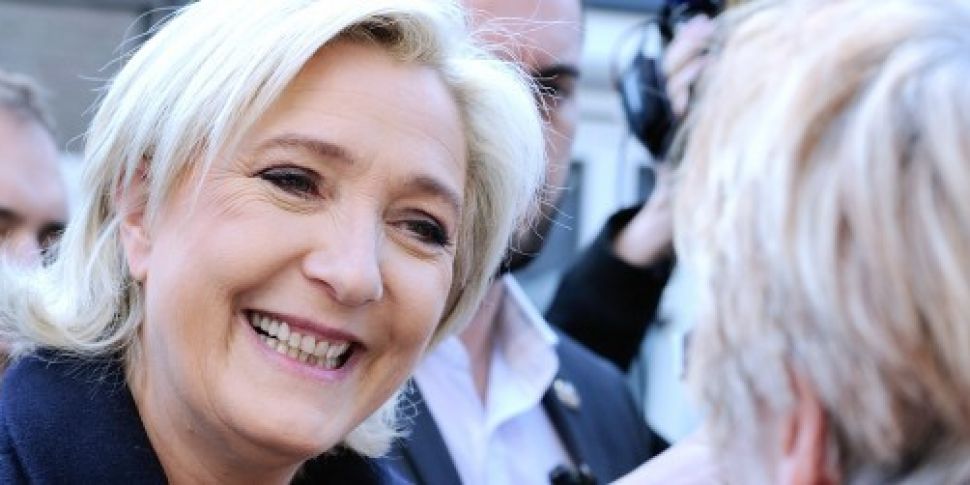 Marine Le Pen temporarily step...