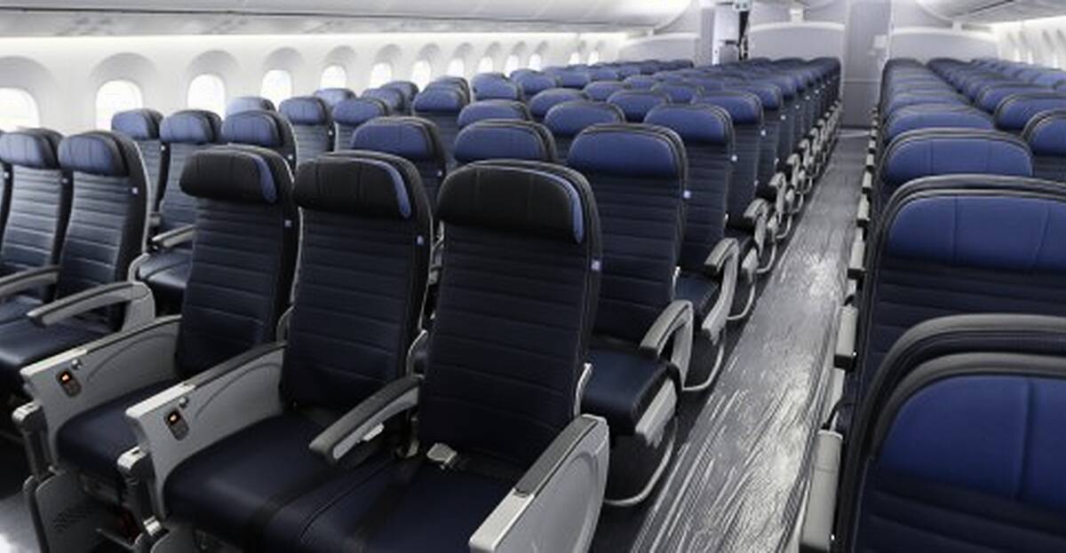 United Airlines to offer passengers over €9,000 to give up seats | Newstalk