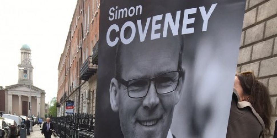 Simon Coveney launches his Fin...