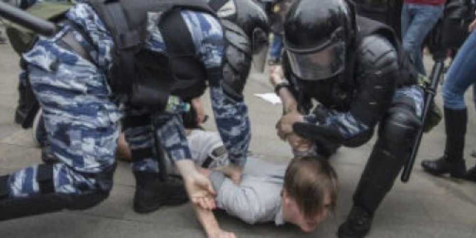 Over 200 arrested in Russian a...