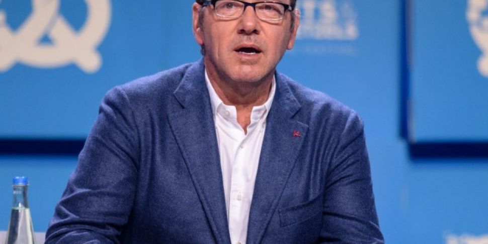 Kevin Spacey to lose Emmy awar...