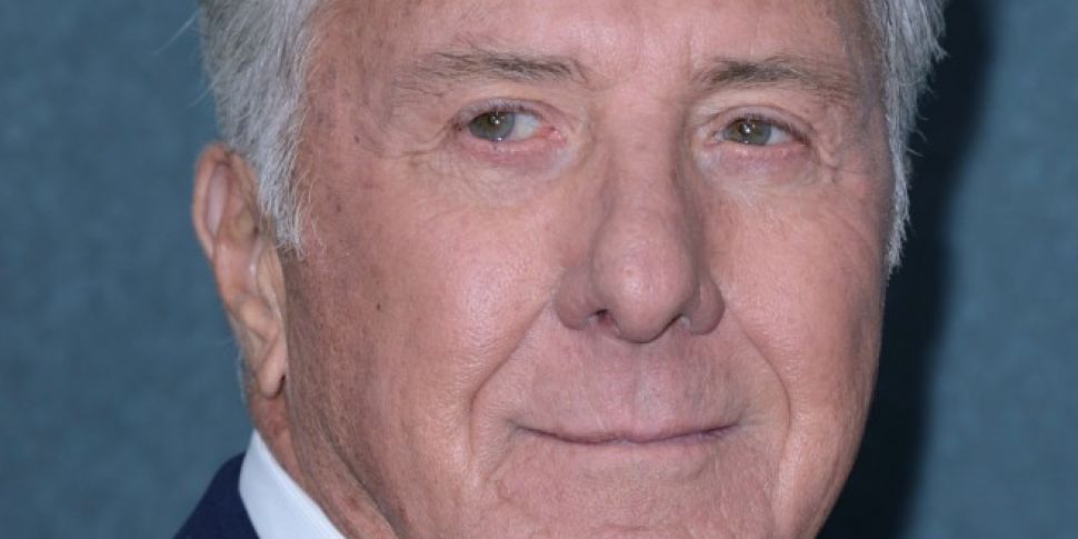 Dustin Hoffman apologises afte...