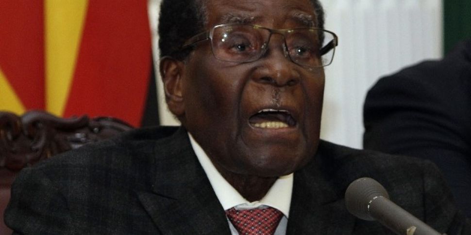 Robert Mugabe resigns as presi...