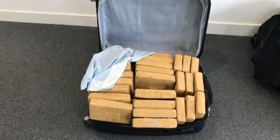 Five arrested after cocaine wo...