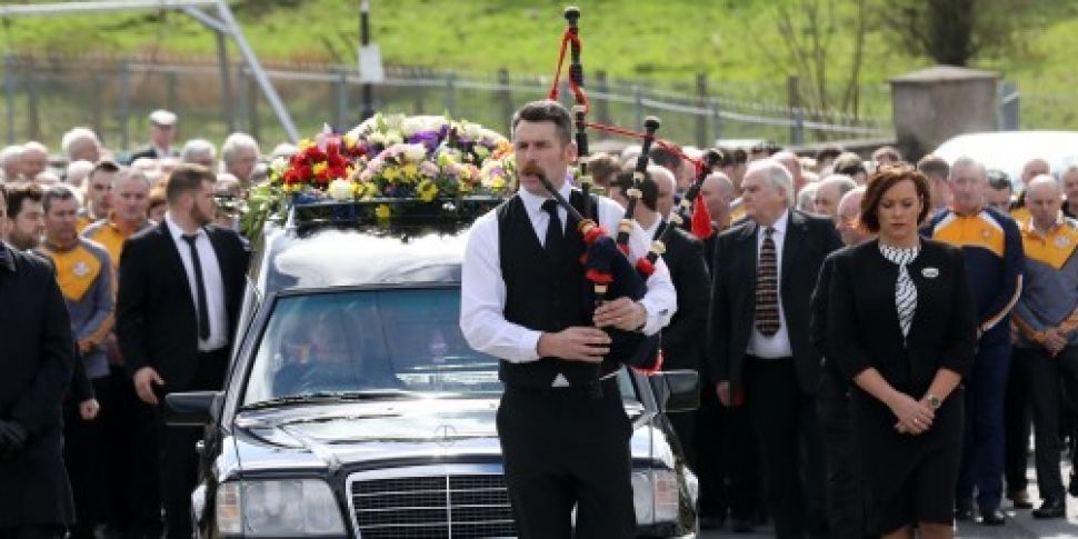 Singer Big Tom laid to rest in...