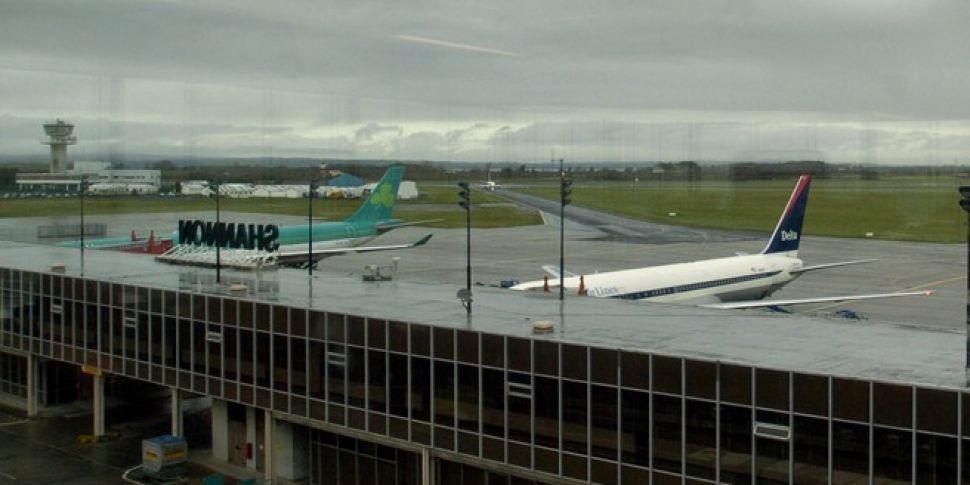 Emergency landing at Shannon A...