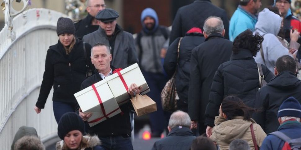 Festive retail sales fall in I...