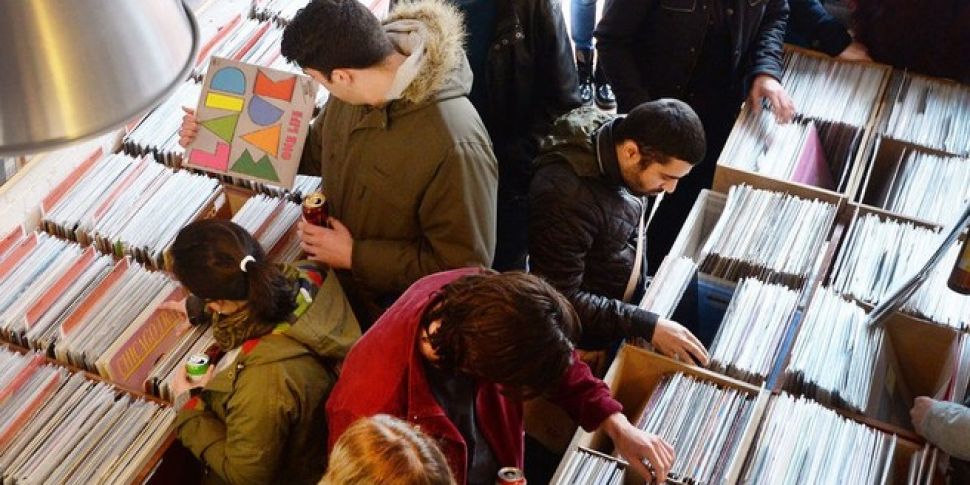 Sales of vinyl hit 25-year-hig...