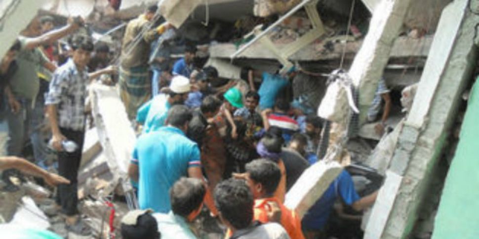 Hundreds dead in building coll...