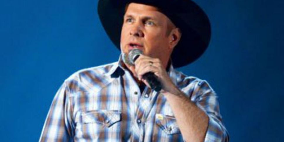 Garth Brooks speaks with Shane...