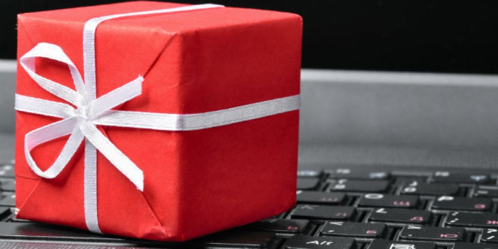Gift Guide: tech gifts for eve...