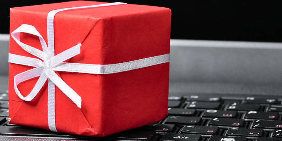 Gift Guide: tech gifts for eve...