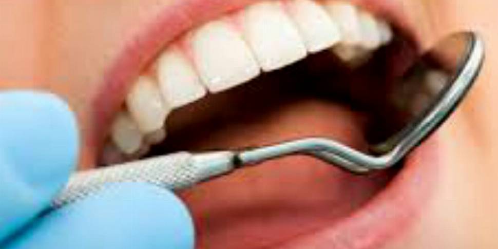 What are dental implants? 