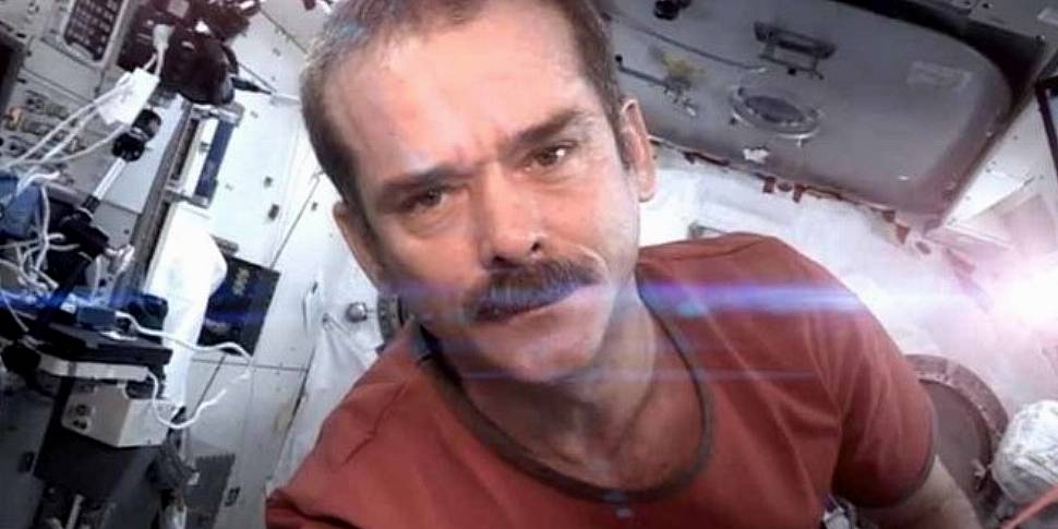 Chris Hadfield chats to Sean M...