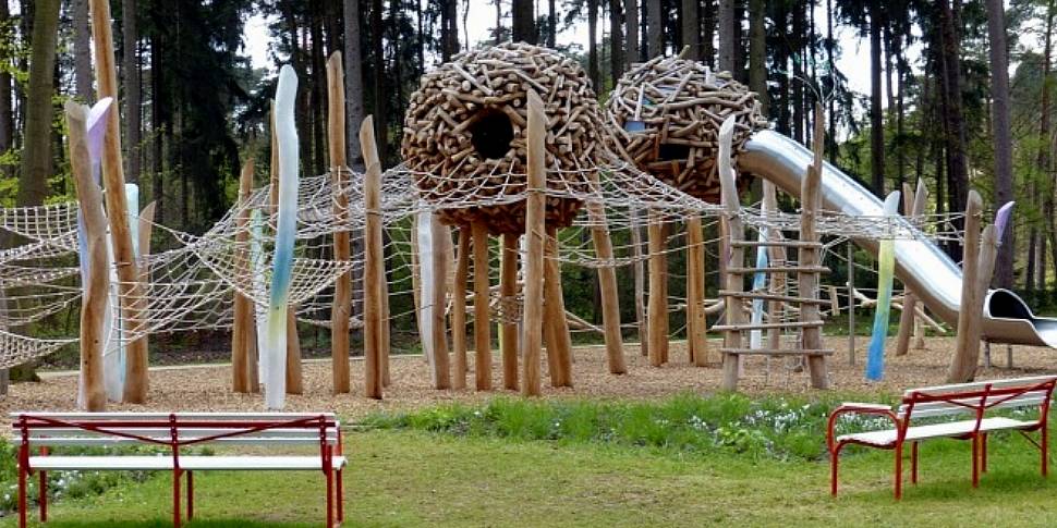 A Lahinch playground&#39;s...